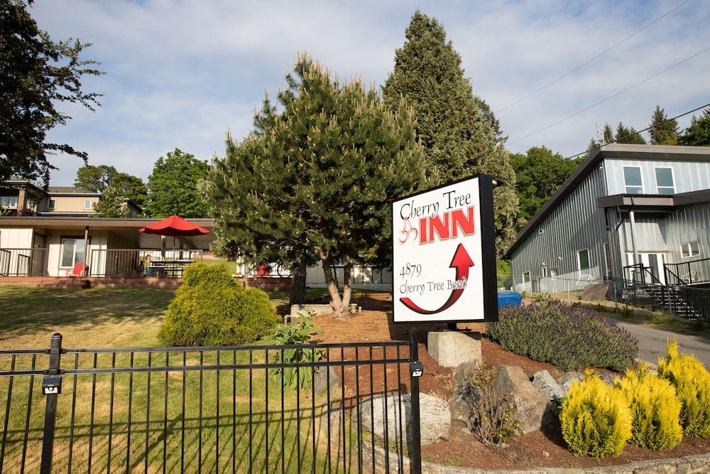 Cherry Tree Inn Victoria