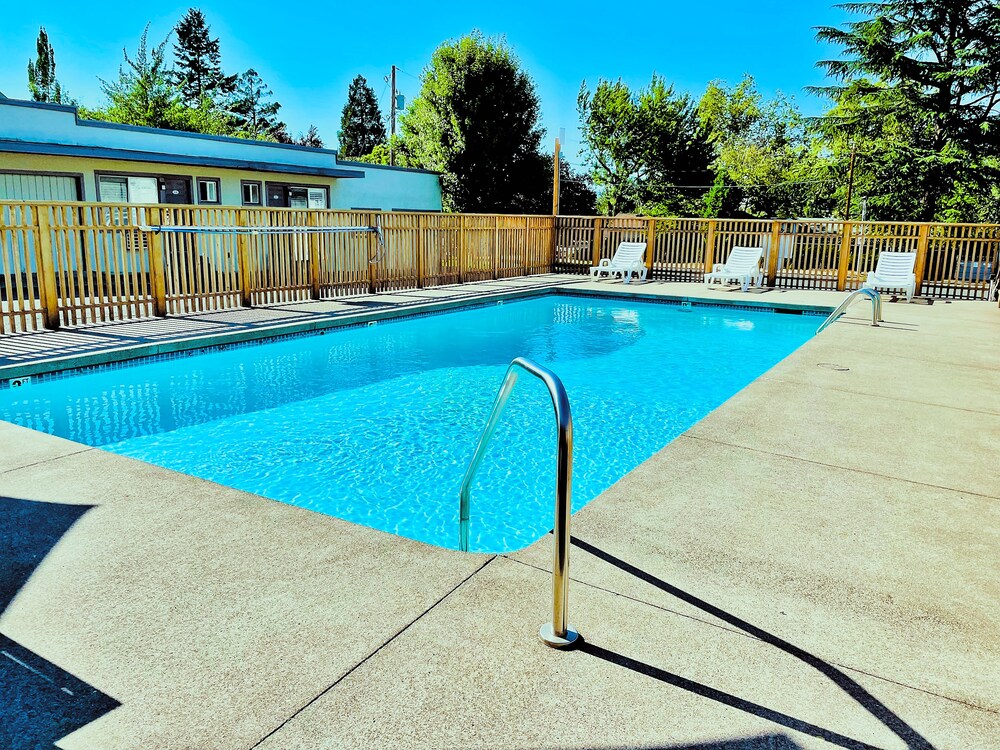Ashland Vacations - Ashland Motel - Oregon - Property Image 13