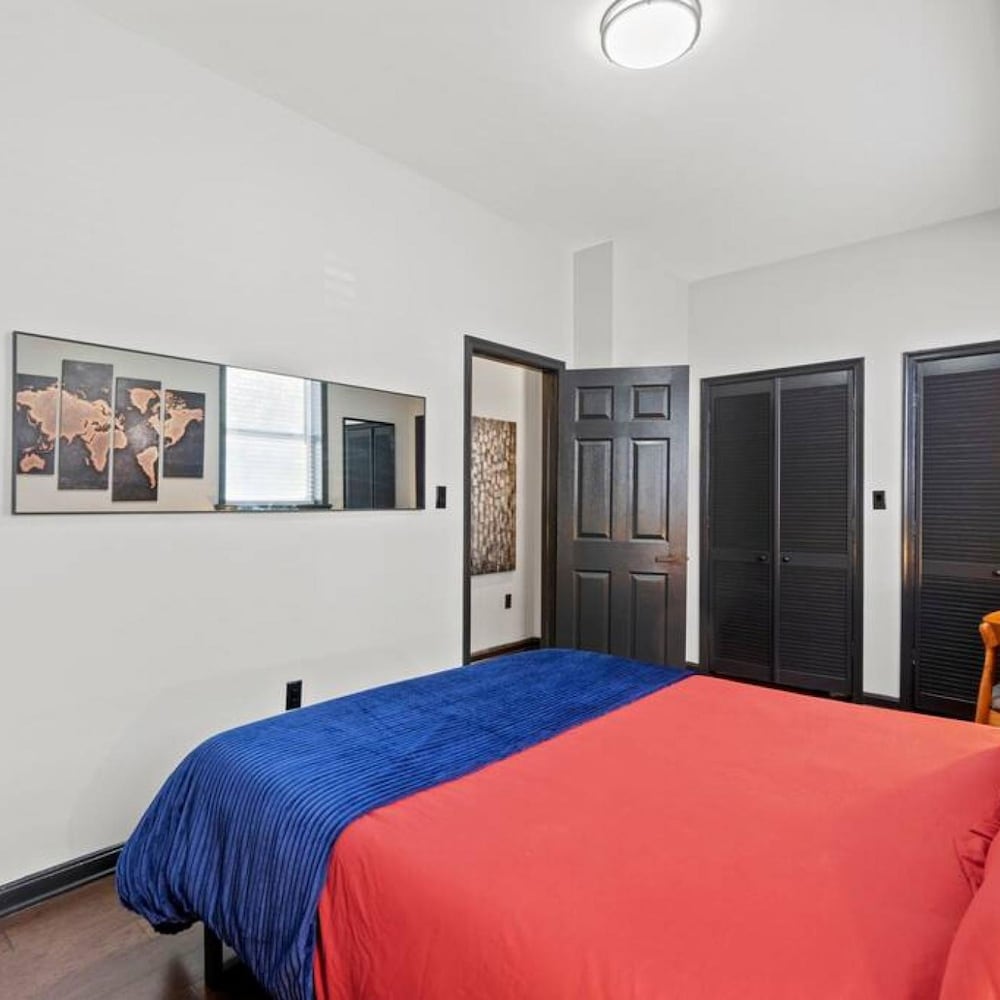 Charming DC Rowhouse Condo - Ideal Long-term Stay