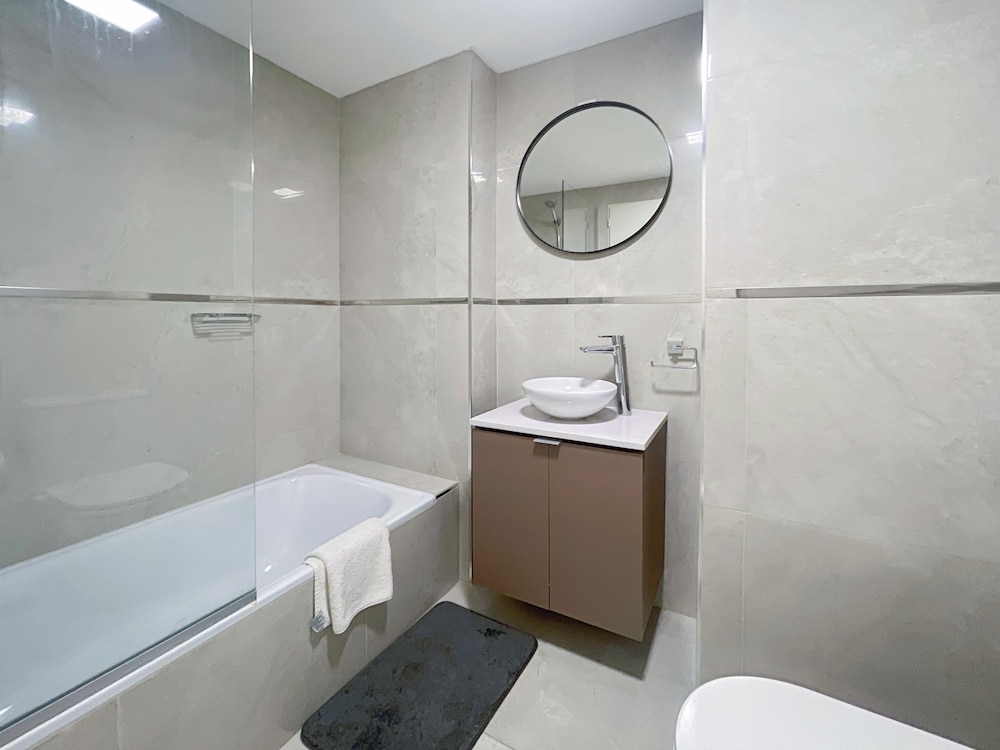 Ayres Suites Moreno