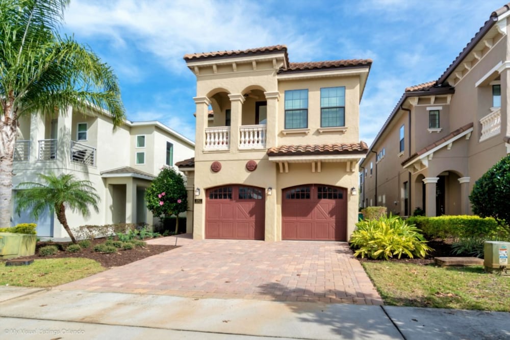 Ultimate 5 Bed 5 Ba Villa with Game Room, Pool & Spa - Ihr4021 view 2