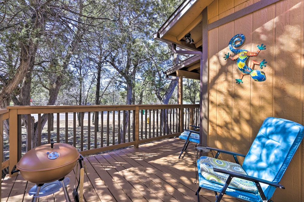 Show Low 'white Mountain Cottage' w/ Deck!