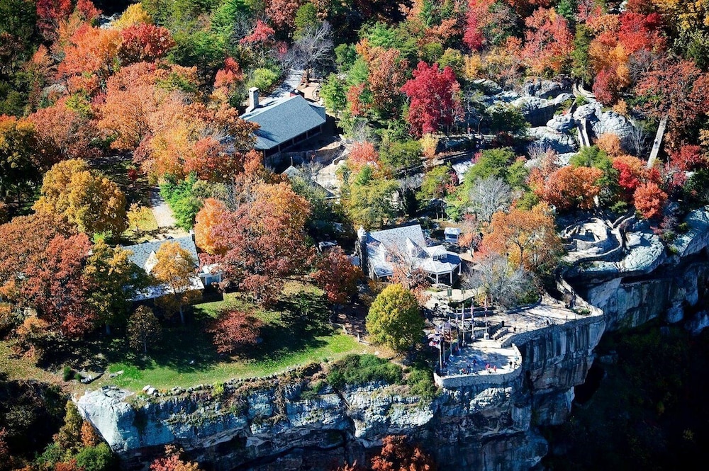 Chanticleer Inn Bed & Breakfast