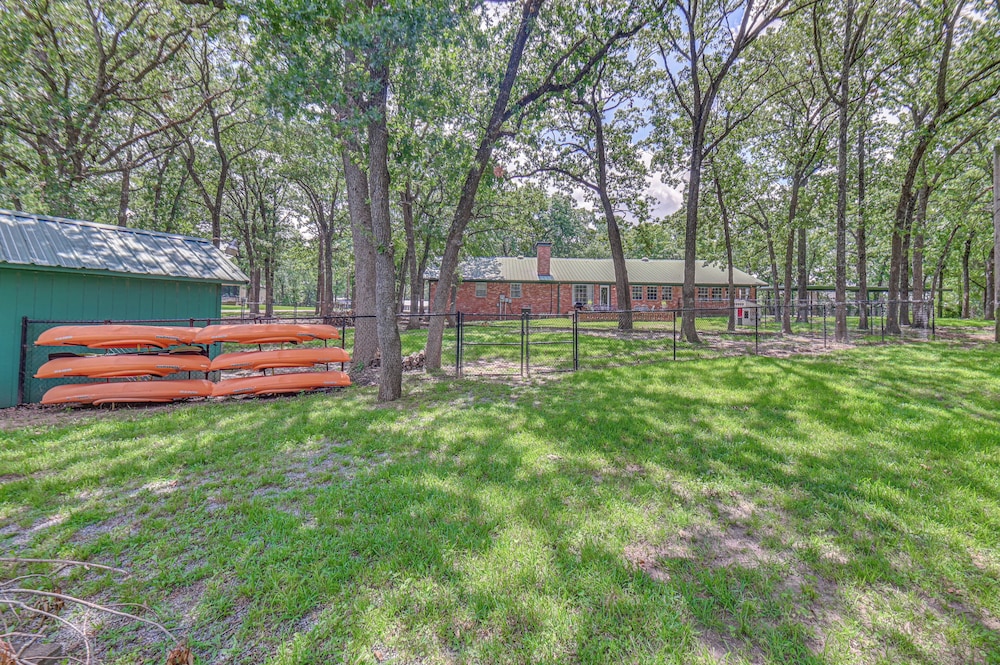 Home w/ Lake Texoma View, Game Room & Bar