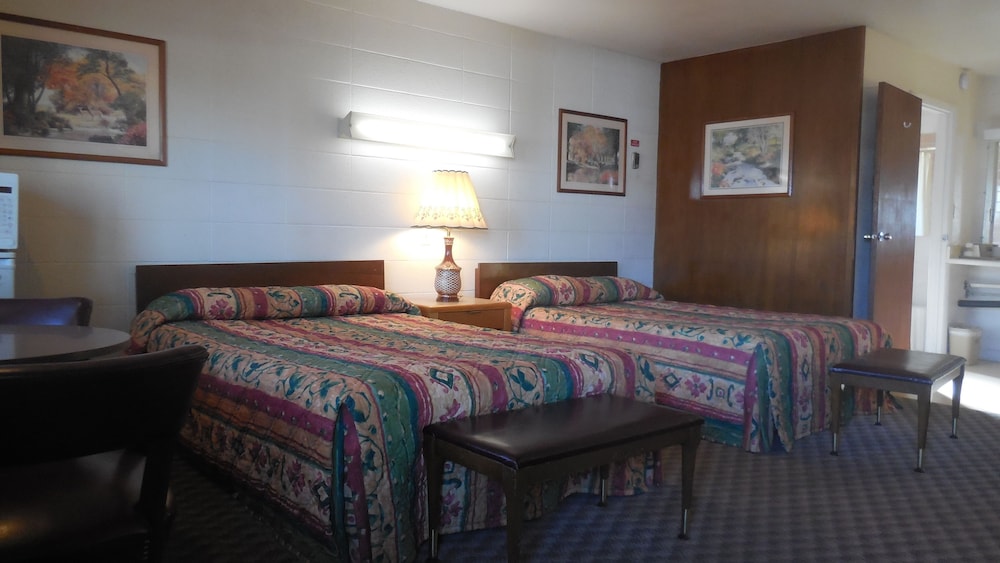 Budget Host 254 Inn Loveland view 4