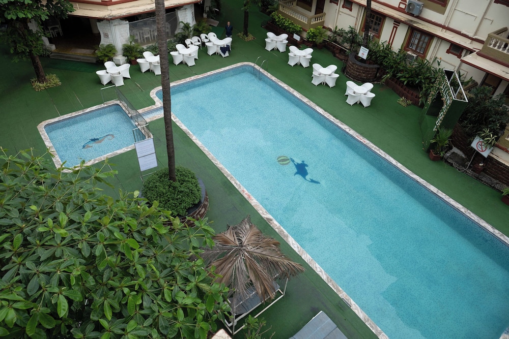 VISTAR HOLIDAYS