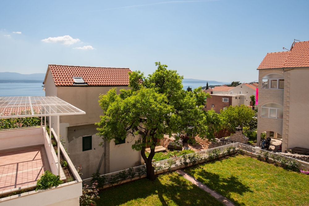 Rose Garden Apartments
