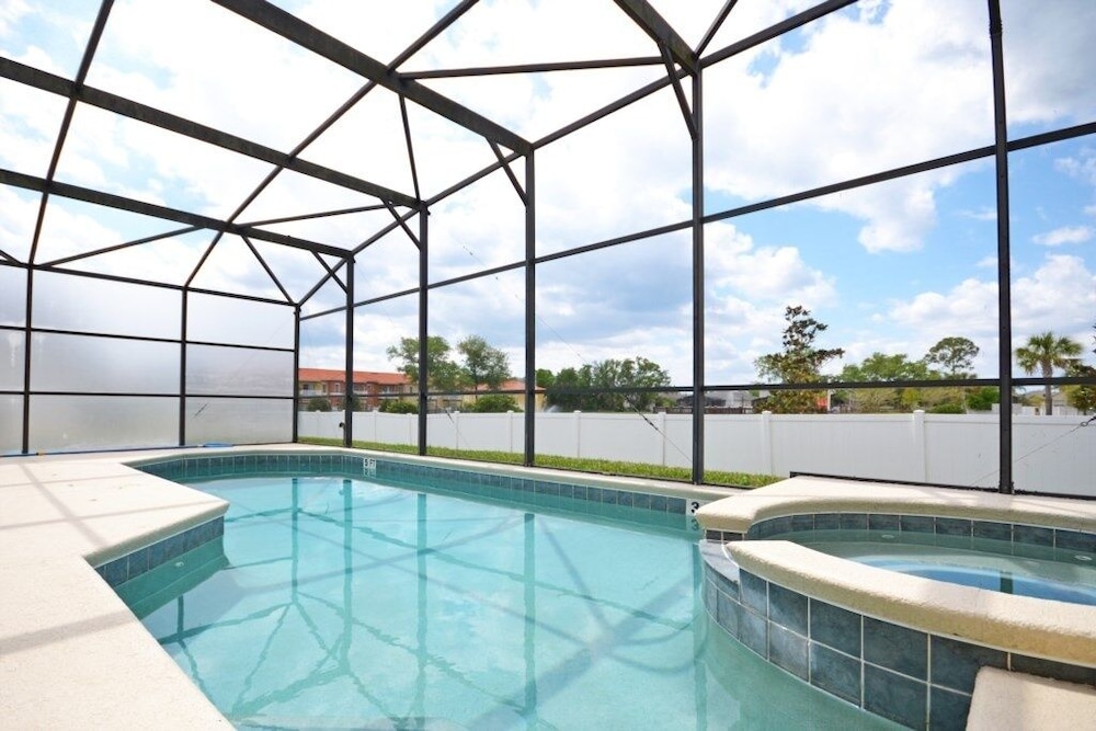 Seasons In The Sun 6 Bedroom Home by RedAwning view 2