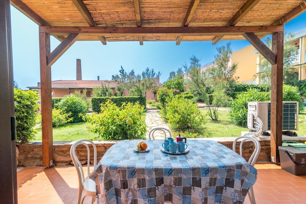 Dimora Oleandro 50mt From Beach photo 2