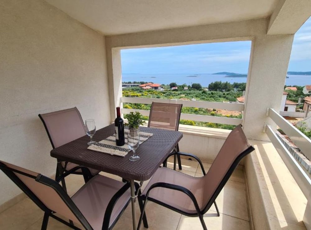 Apartments Josip
