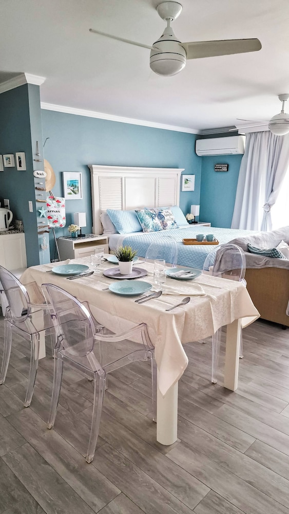 NEW Stunning Beachfront Condo at the Coral Beach