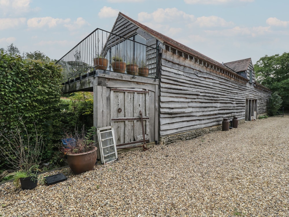 Brandeers Long Barn