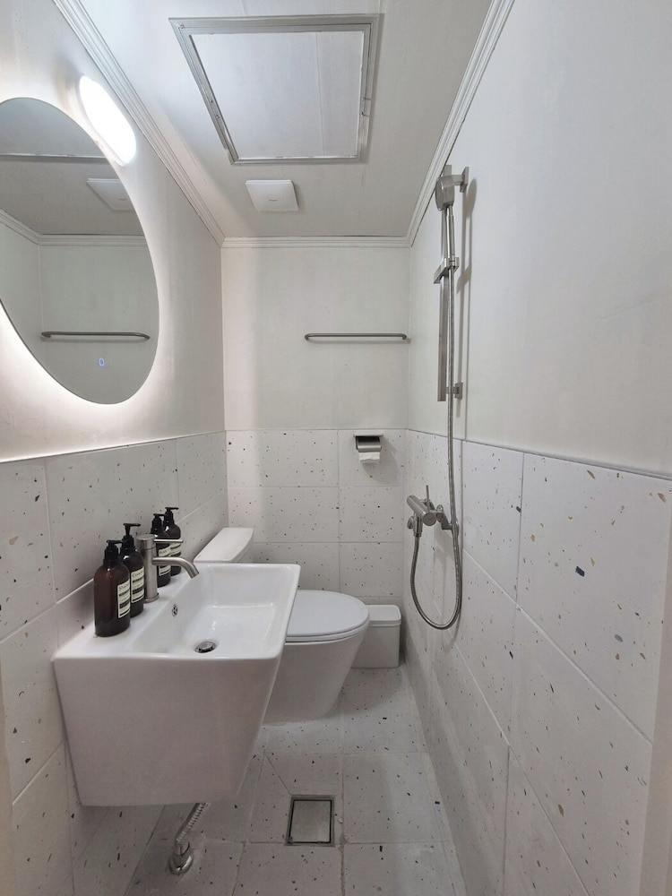 AnOn hostel