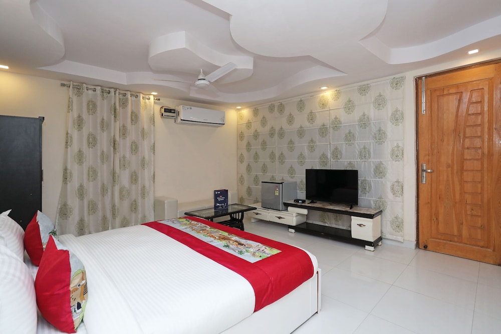 OYO 10558 Hotel Qlark
