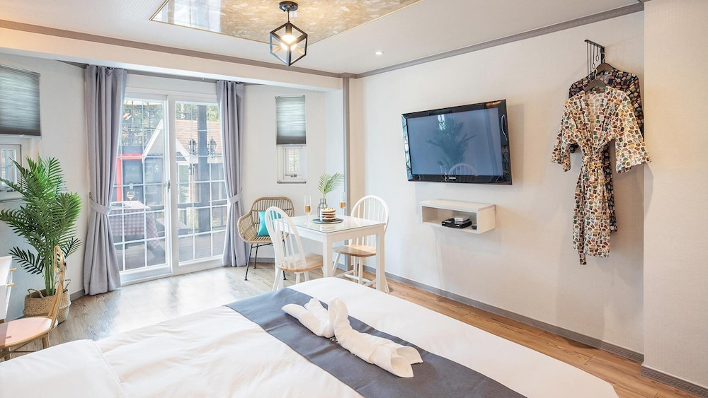 hotel room