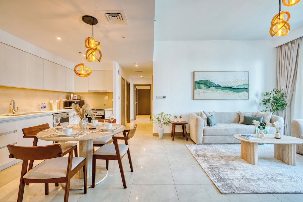 PVH - Serene Central 2BR - Creek Horizon