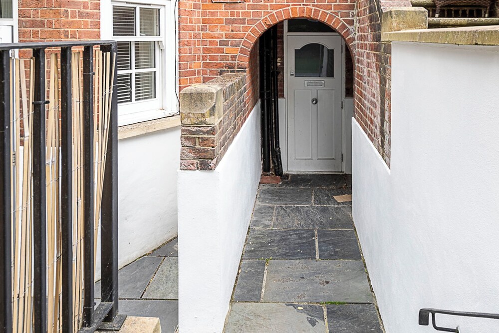 Charming and Modernised Edwardian Flat