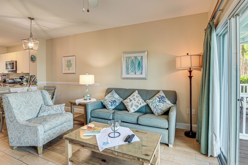 Oceanfront Duck Key Villa: 2 Marinas Steps Away!