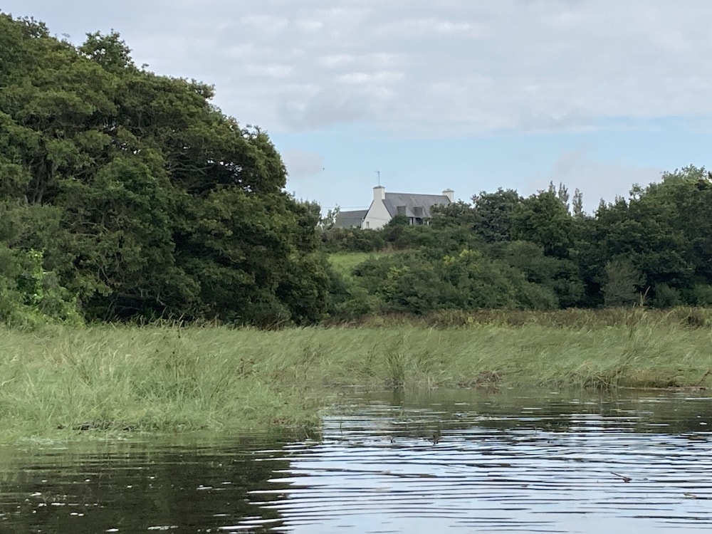 House in Breles Near Rock Beach & Amusement Park