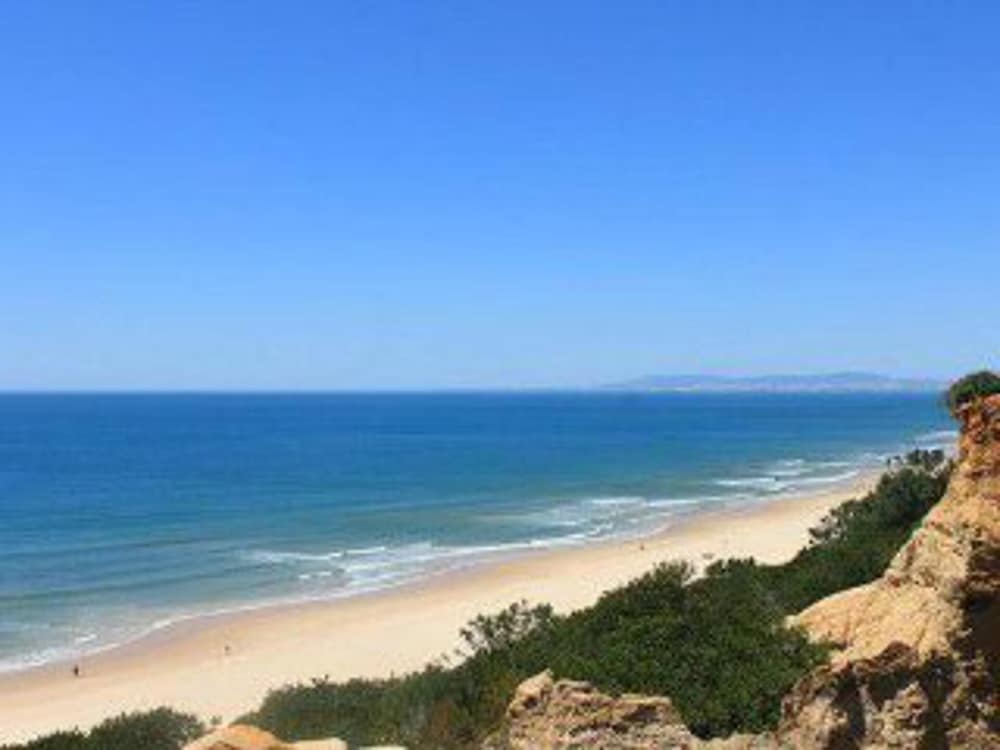 Aroeira Villa Sleeps 10 With Pool view 5
