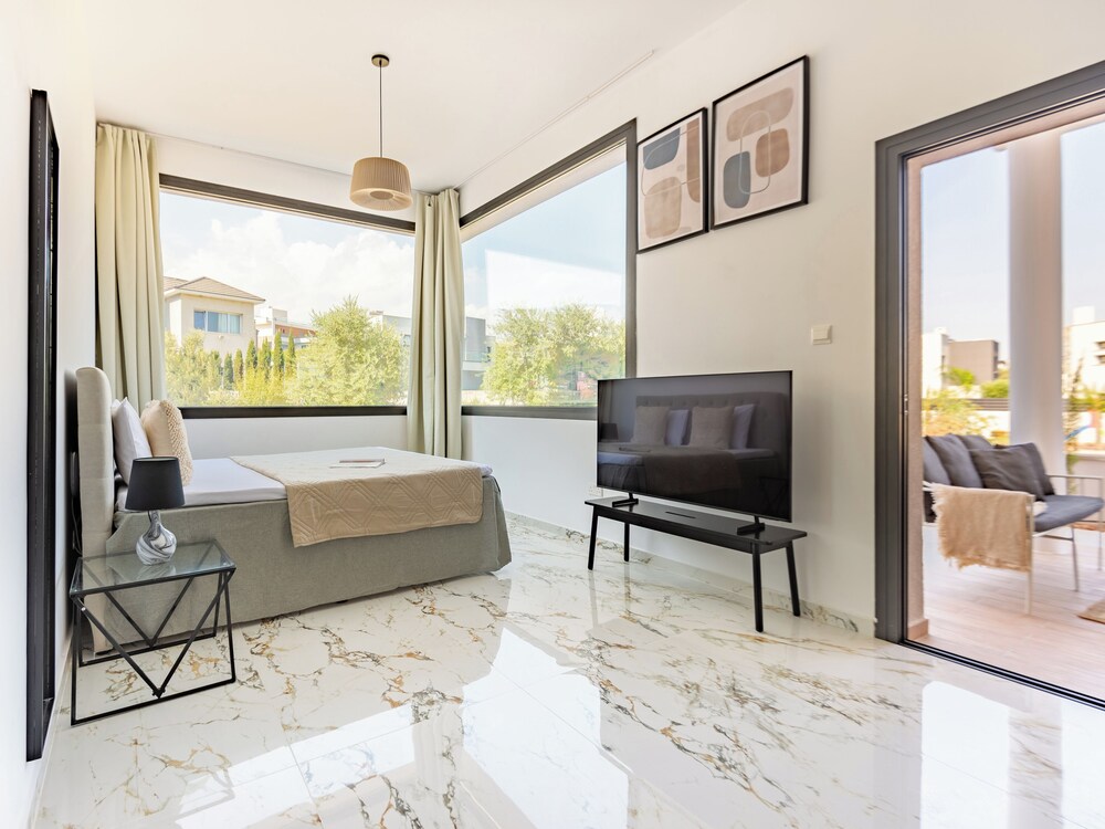 Sanders River Plaza Limassol Apartment