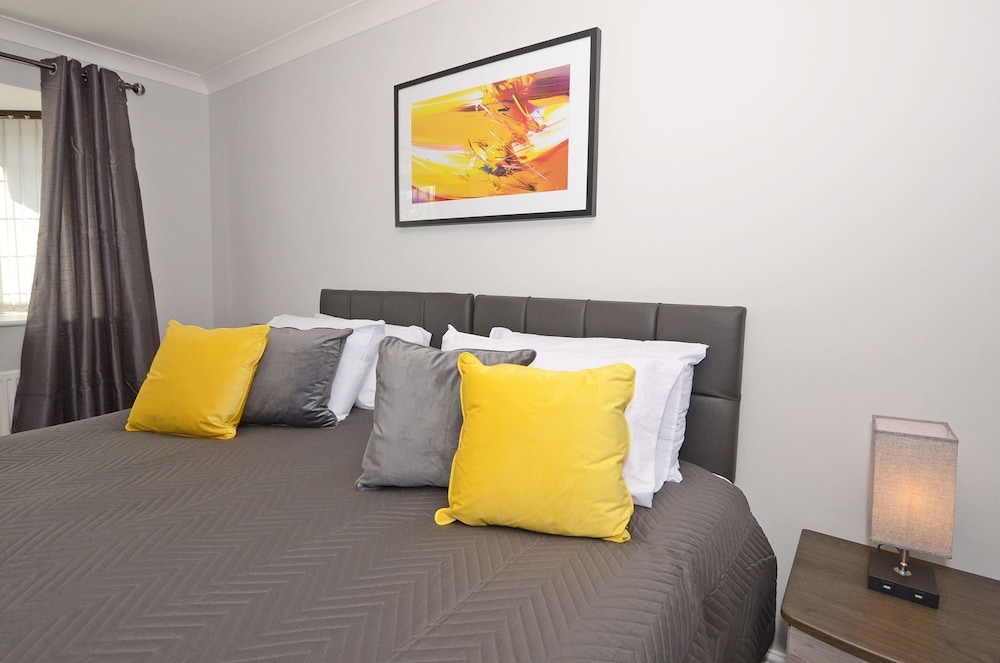 Ideal for Alton Towers, Staffordshire and The Peak District view 4