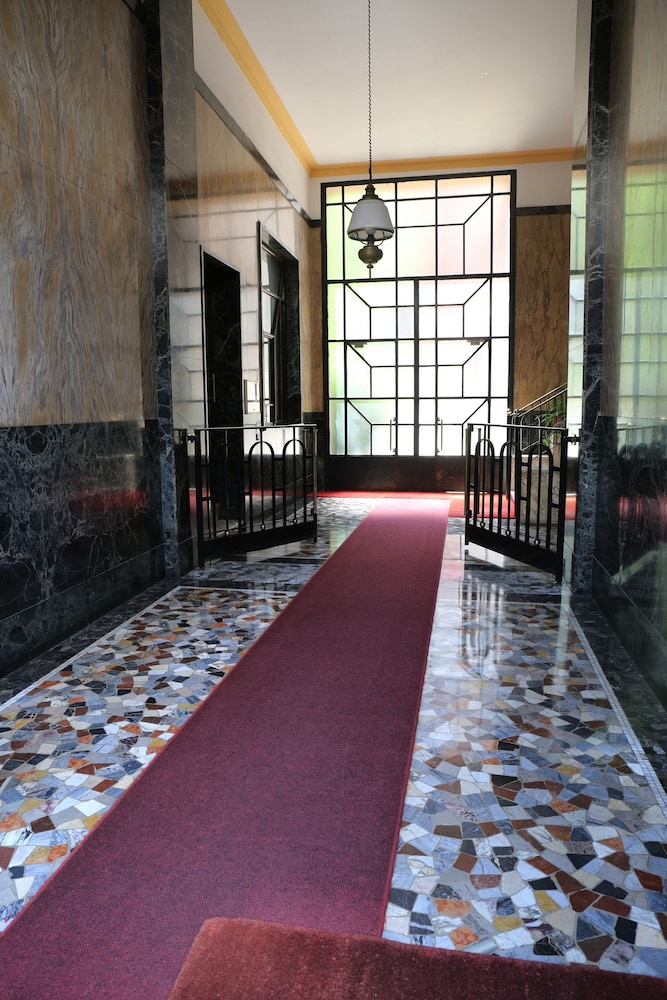 Venini Royal Rooms