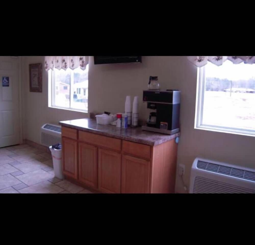 City Heart Inn  Suites - Property Image 9