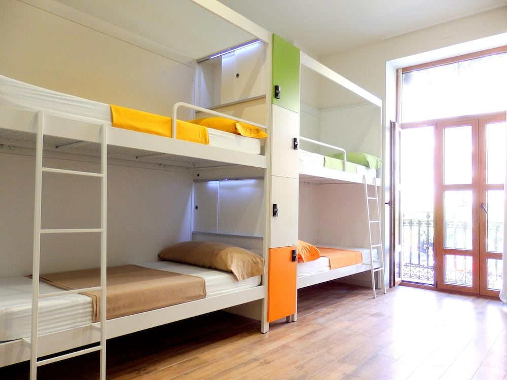 Urban Youth Hostel