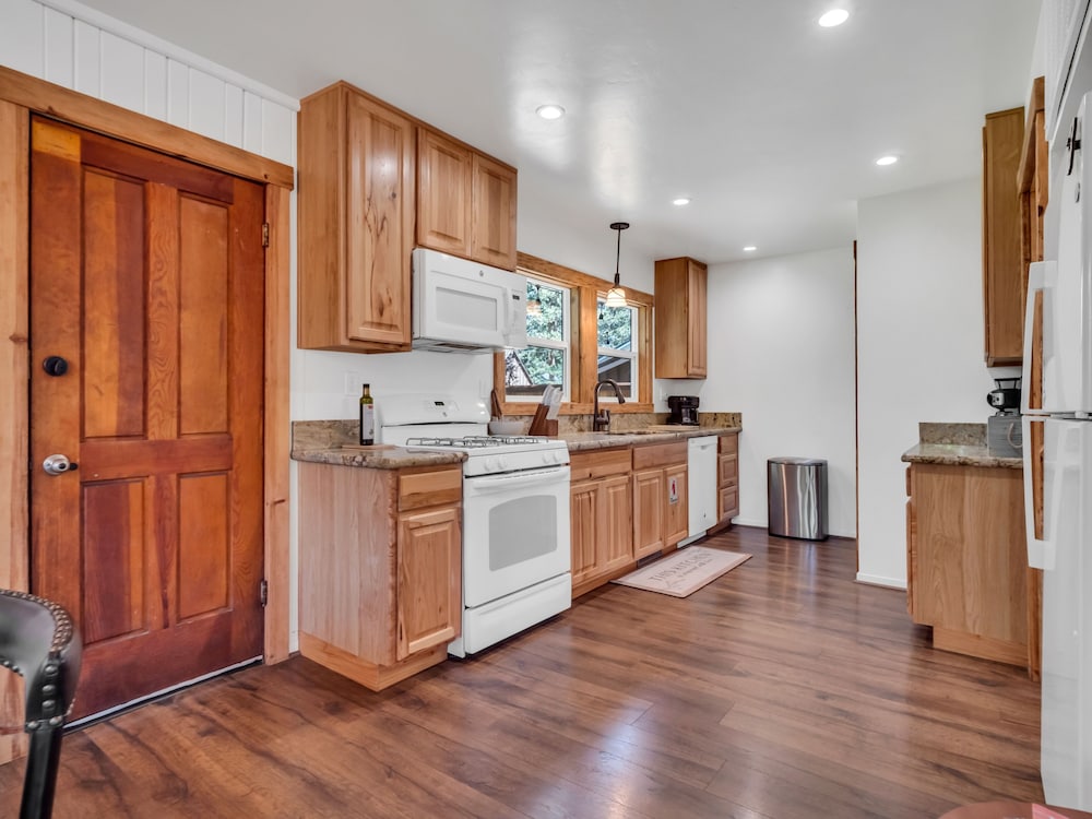 851h Tahoe Classic Cabin Near The Beach 2 Bedroom Cabin