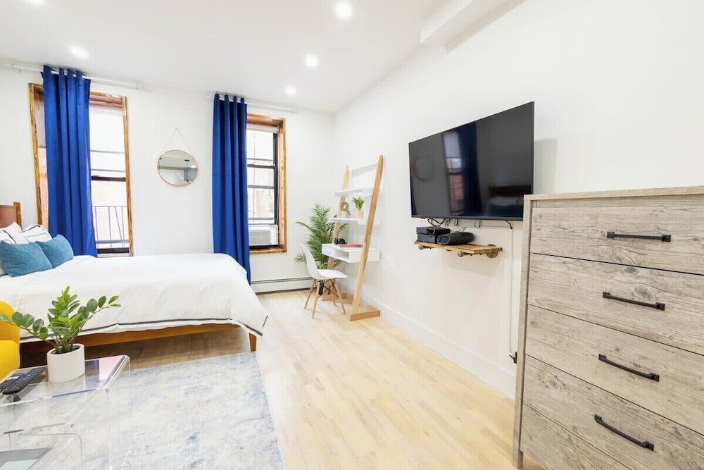 1597 New York Apt