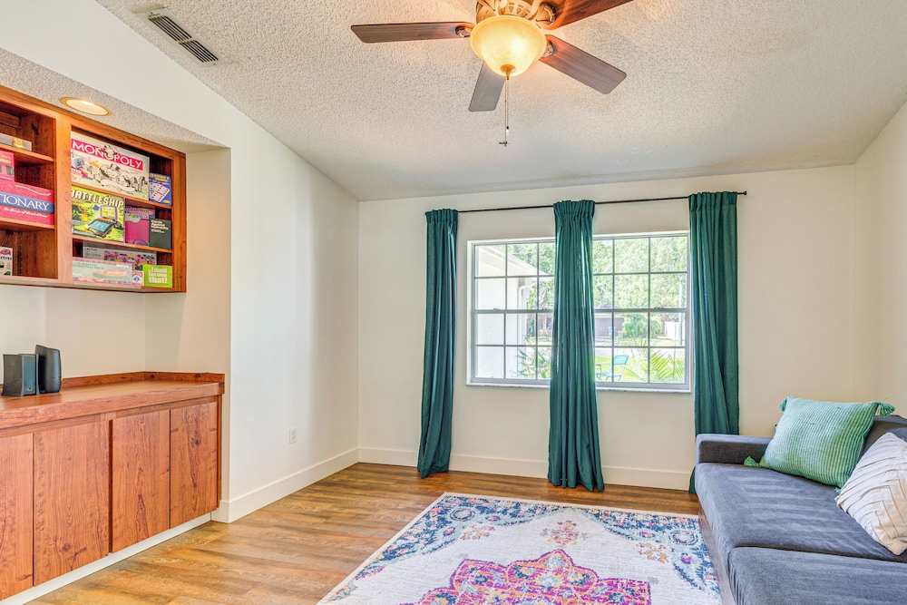 Private Pool & Lanai: Spring Hill Oasis