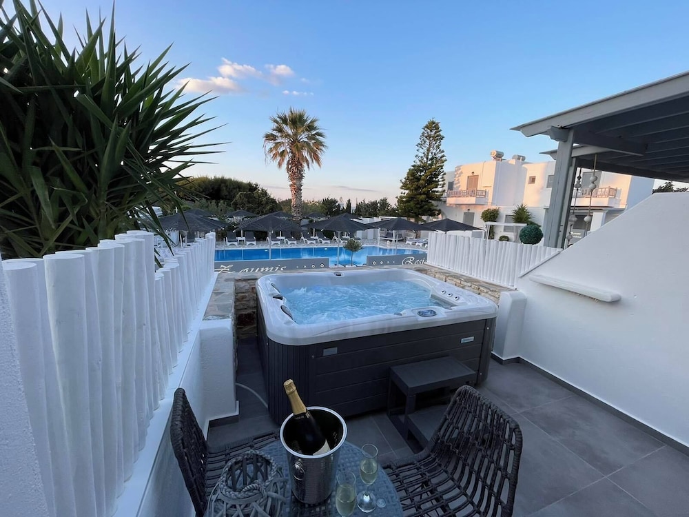 Zoumis Residence