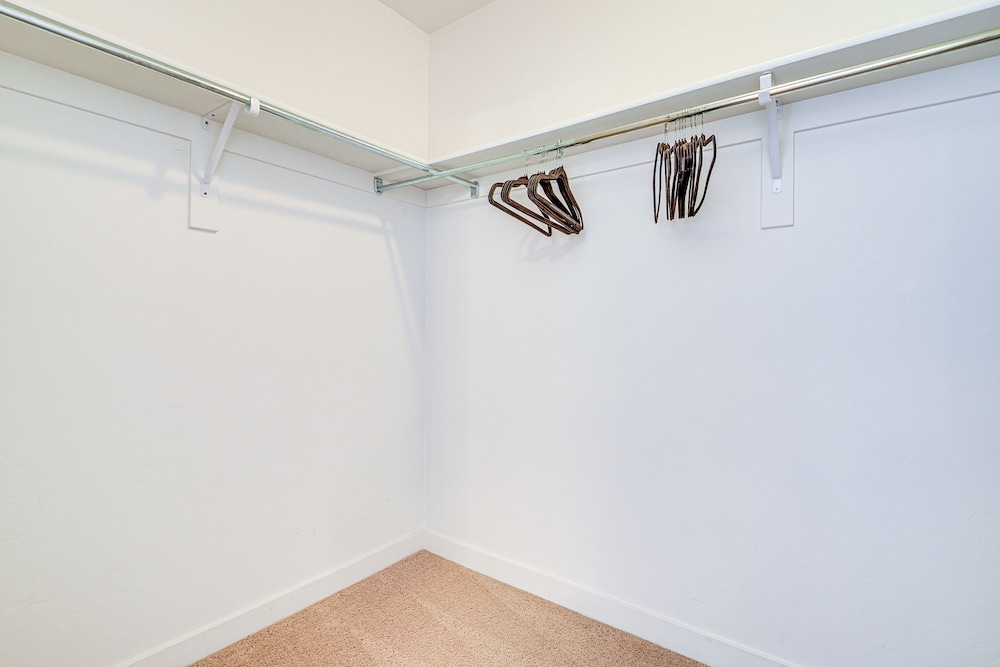 9 Mi to Downtown Slc: Peaceful Home w/ Pool Access