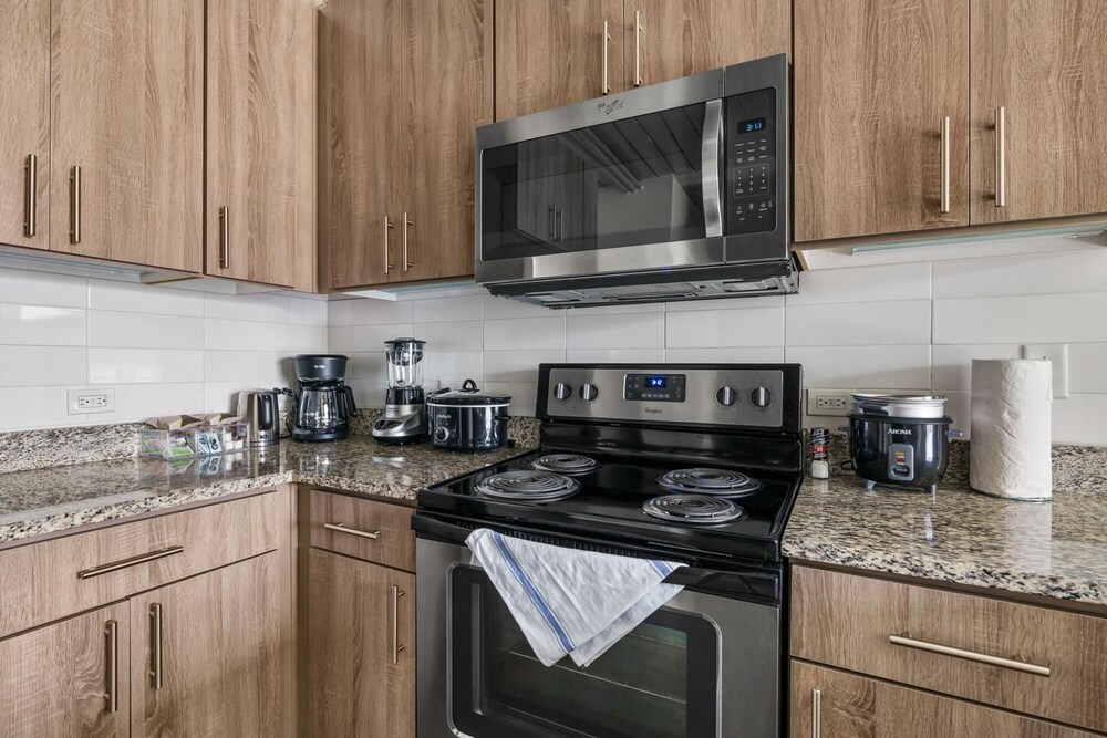 Mid Main Lofts 7122 Trendy 1BR Loft w Office Midtown view 5