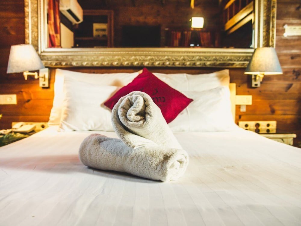 Neve Bar boutique hotel in the village view 3