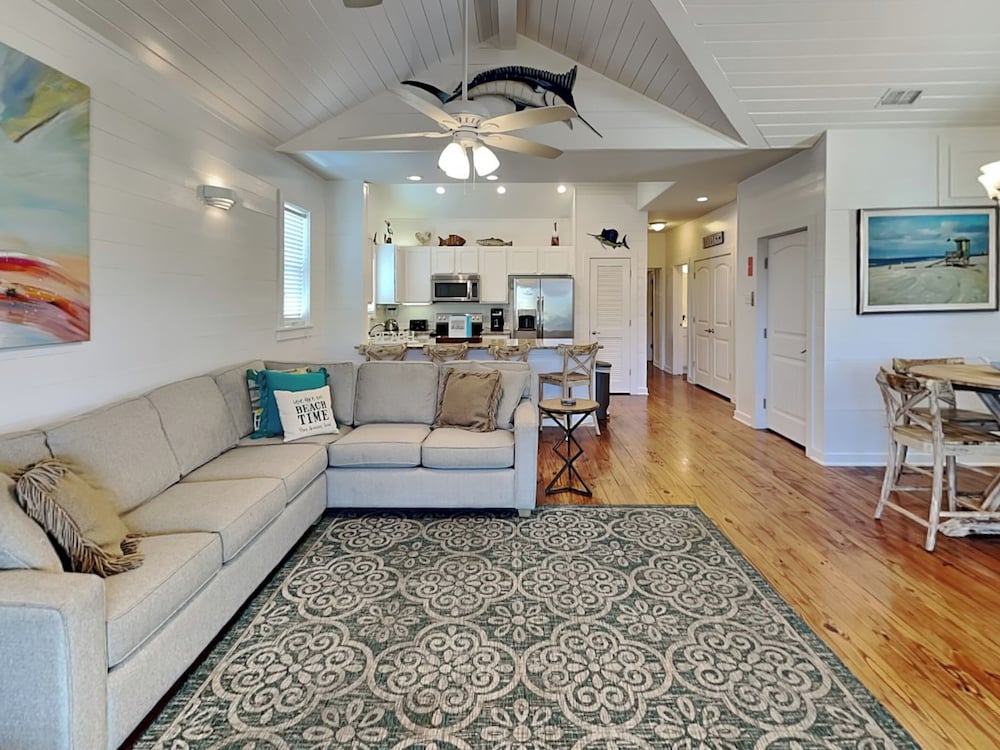 Reel Nauti by Silver Sands Vacation Rentals