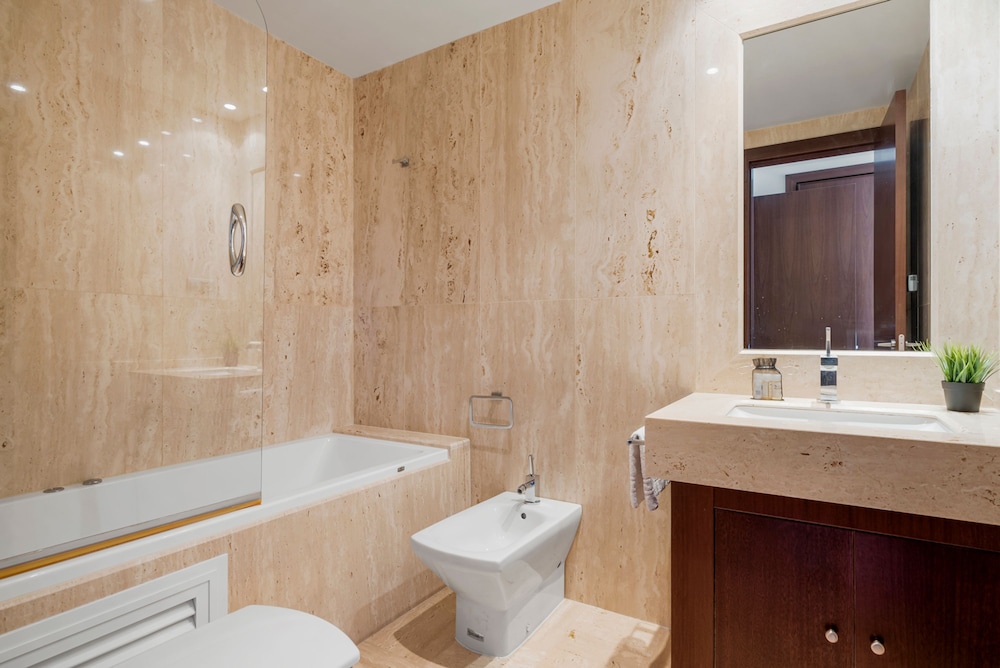 Stylish Apartment With Pool in Marbella - Ref M51