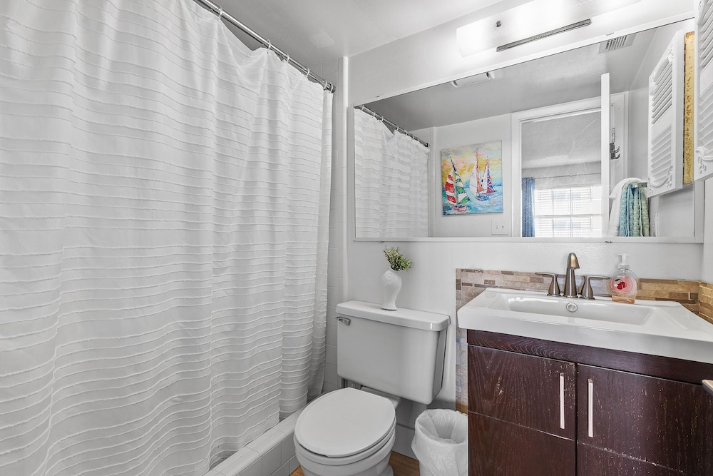 Colony Beach Club 121
