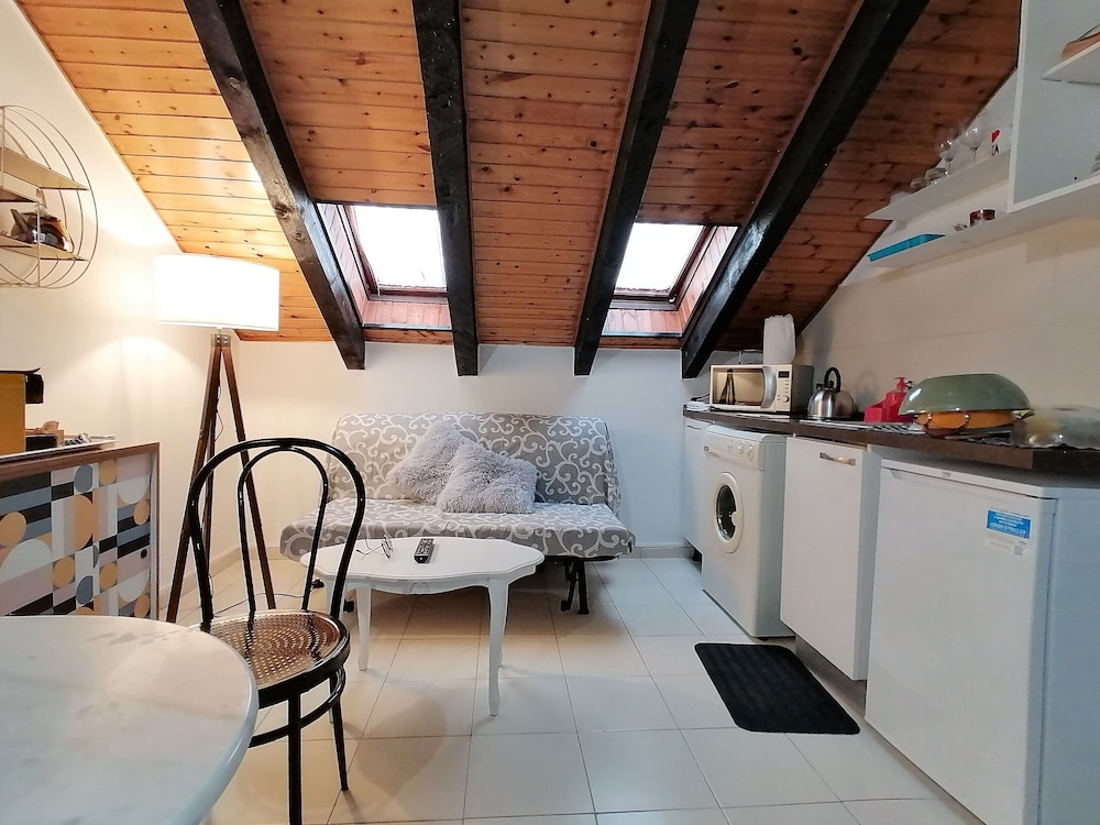 Mercanti Attic Version