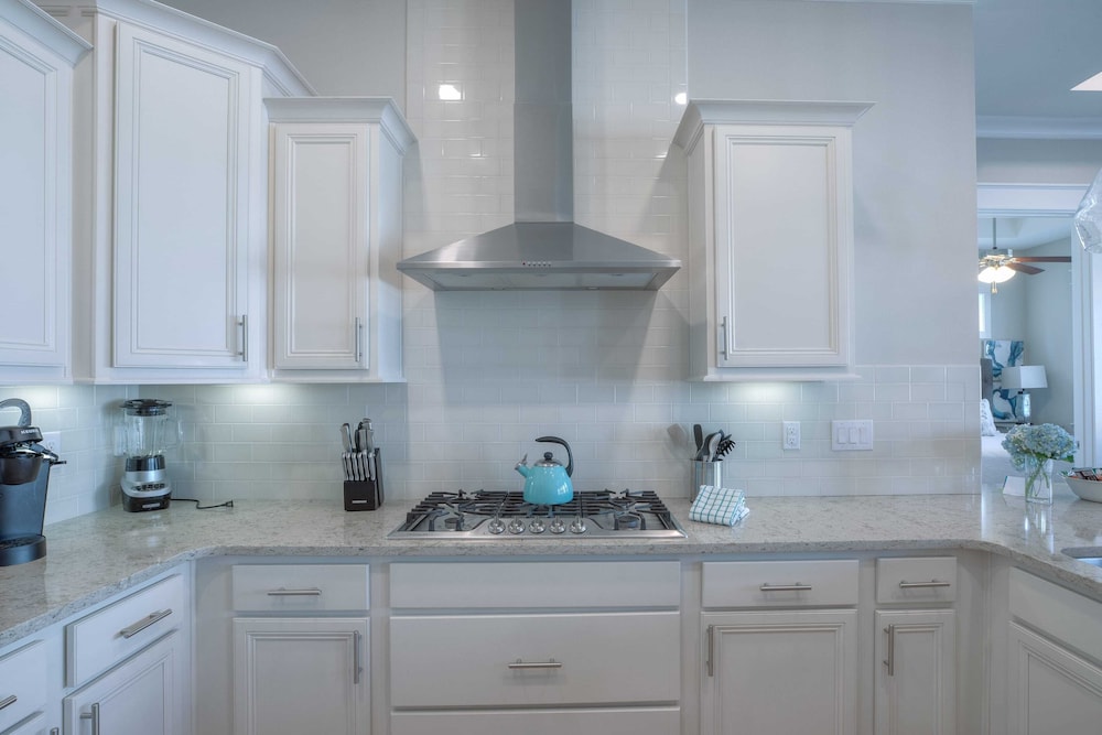 30A Sandpiper by Avantstay In Prominence, 2 Pools + Gym Access, 2 Bikes Incl