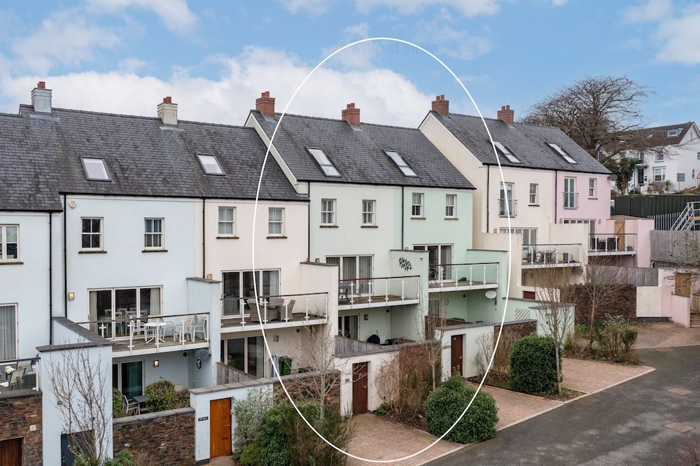 Maes-y-berllan - Close to Village and Beach
