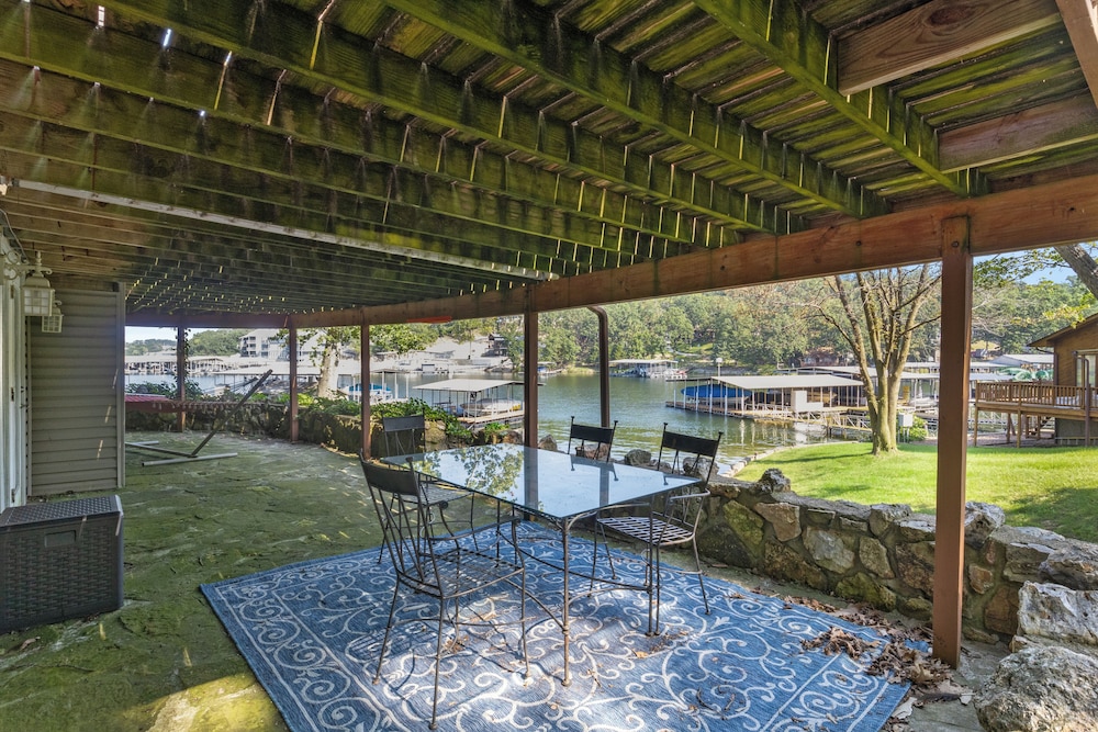 Lakefront Oasis With Skylights & Covered Boat Slip For Extra Adventure
