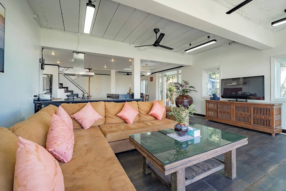 Luxurious 5-bedroom Pool Villa in Heart of Patong, Phuket