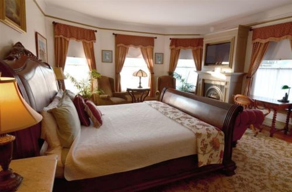 Union Gables Bed & Breakfast view 2