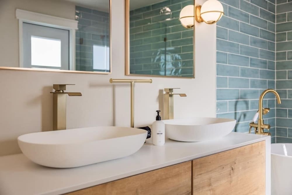 @ Marbella Lane - Vibrant & Chic Designer Home