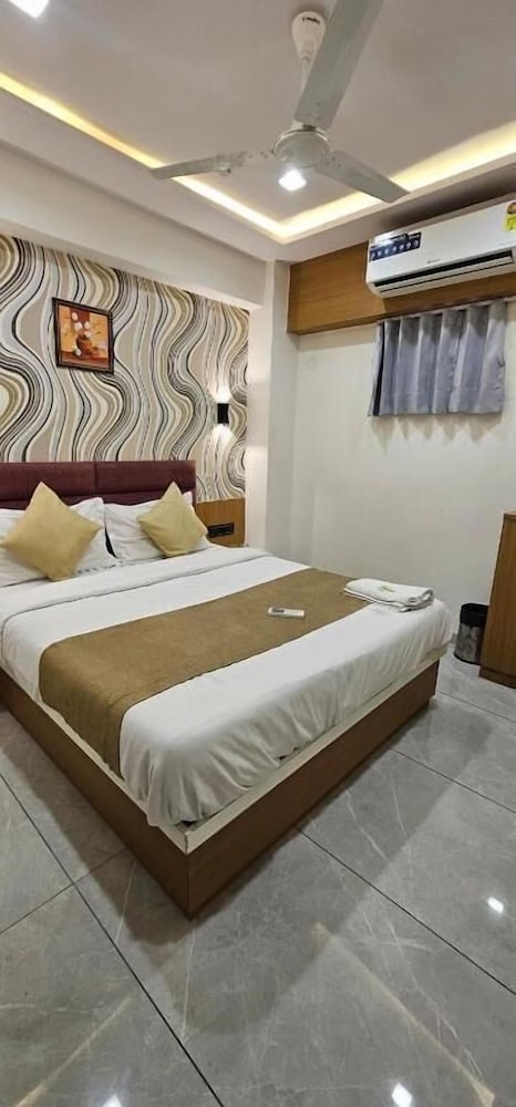 Hotel Lee Grand