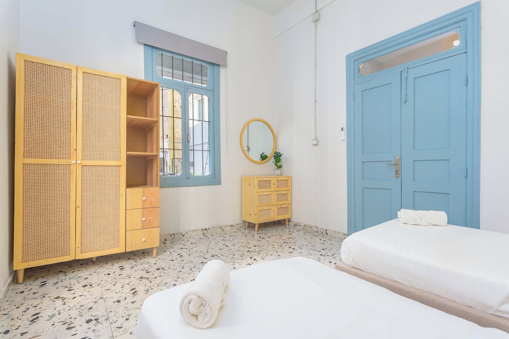 Flame 3-Bedroom Apartment in Mar Mikhael