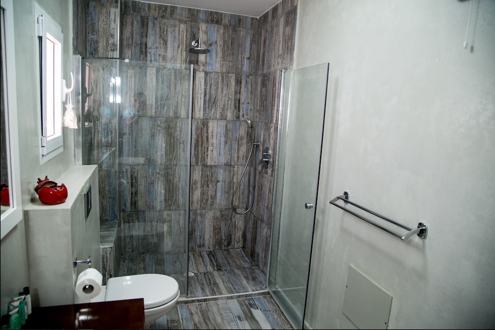 The Seasons Beach Apartment 2