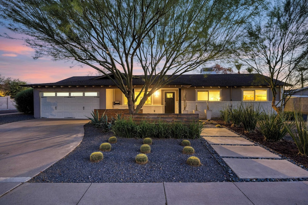 Near Camelback Mtn, Old Town, Trails, Golf + Spas w/ Pool, Hot Tub Camelback Casa by Avantstay
